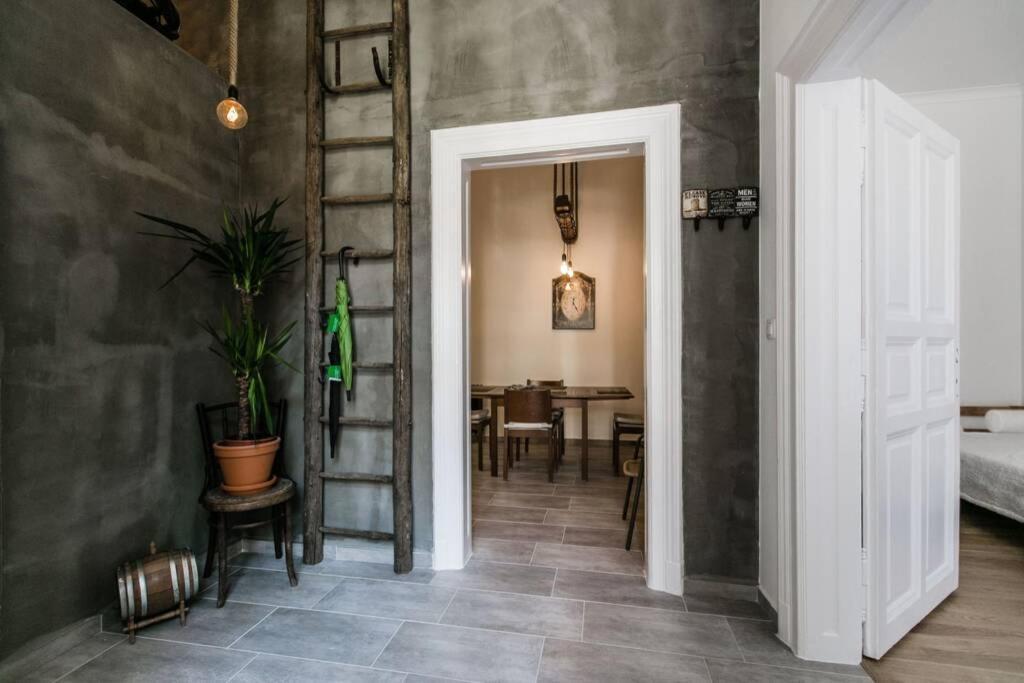 Your Gorgeous And Spacious Dream Home Free Parking Budapest Eksteriør billede