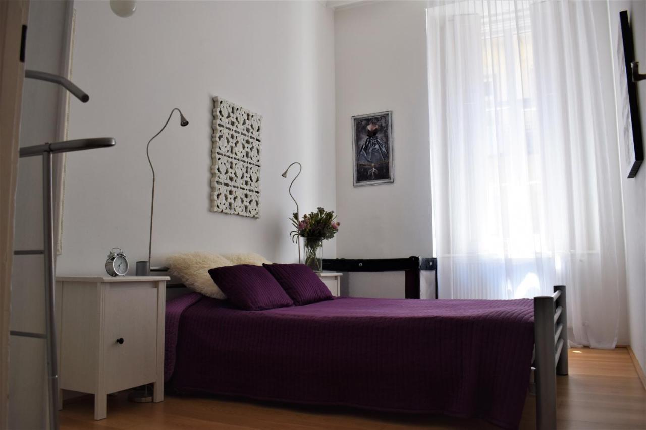 Your Gorgeous And Spacious Dream Home Free Parking Budapest Eksteriør billede