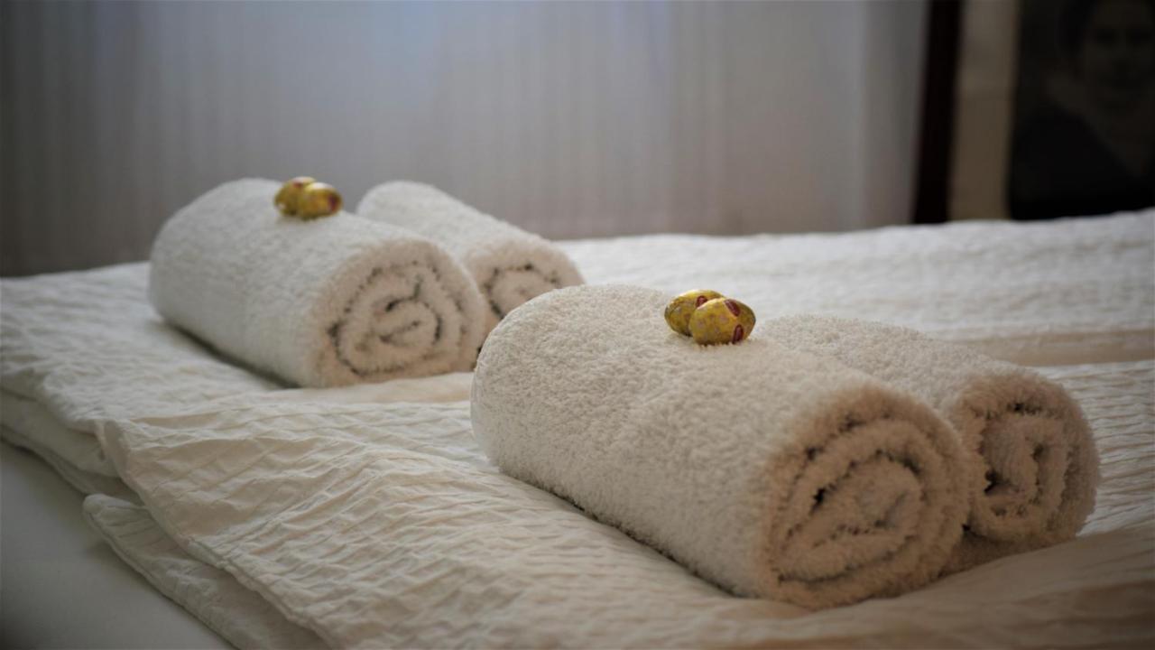 Your Gorgeous And Spacious Dream Home Free Parking Budapest Eksteriør billede